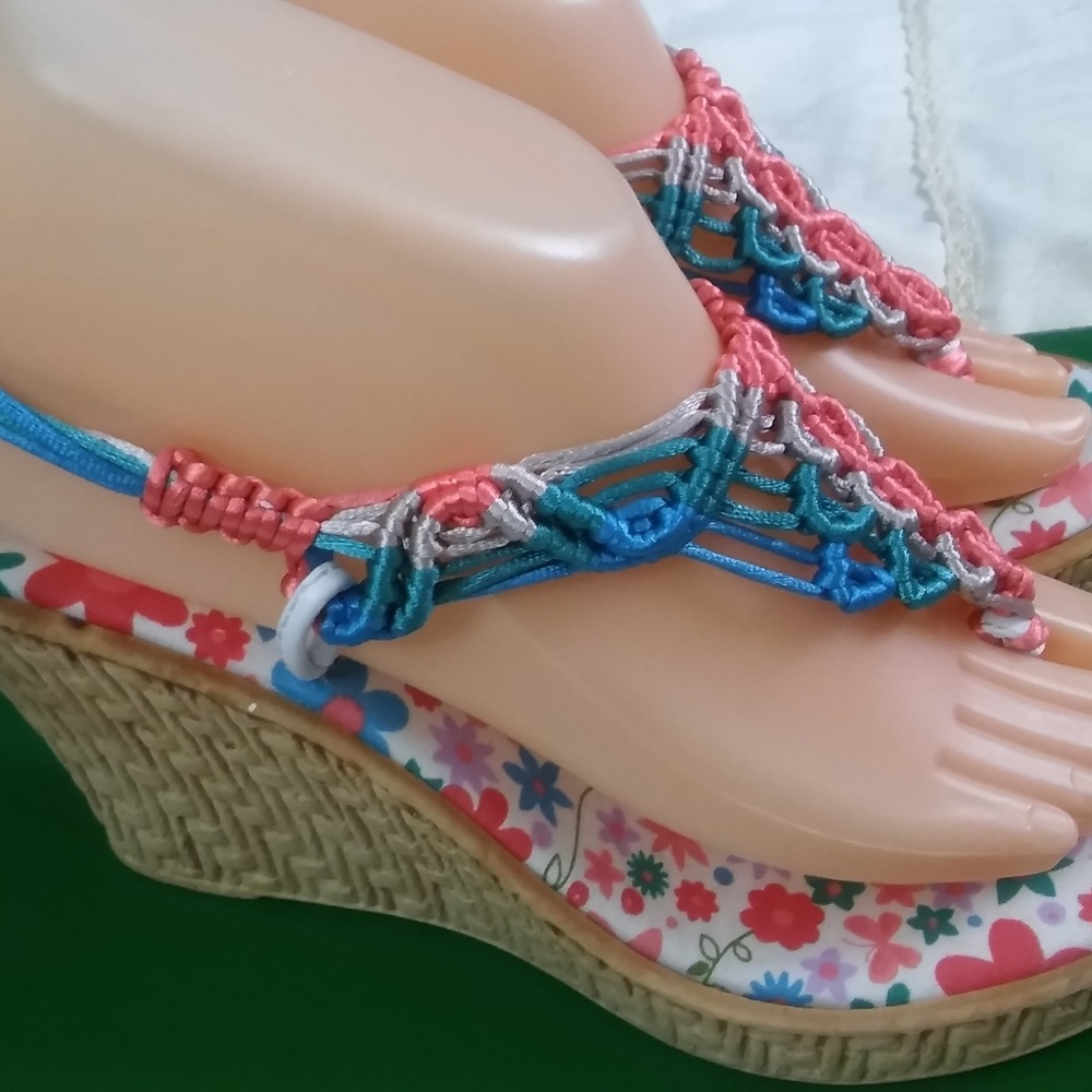 SANDALS - Picture 6 of 8